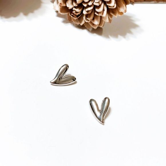 Anthropologie Jewelry - Silver heart stud earrings M87